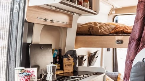 Cocolishi Camper – New bus camper for up to 4 people in Spain
