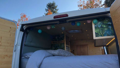 Surf Camper – Off Grid Camperbus Fiat Ducato L2H2 (for hot and cold days)