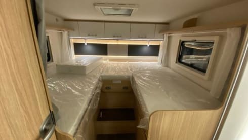 7 – Luxurious, spacious camper with single beds!