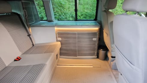 Zilveren Zwerver – Volkswagen camper (2018) - automatic 