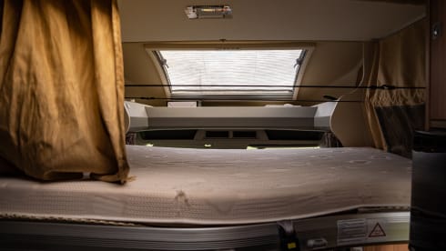 Luxe  4p camper – 4p Ford semi-integrated uit 2015