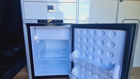 Vauxhall Vivaro LWB campervan (2 berth)