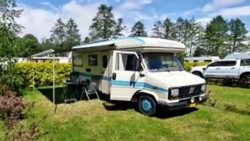Spacious hip retro 4p Fiat Ducato 280 camper from 1990