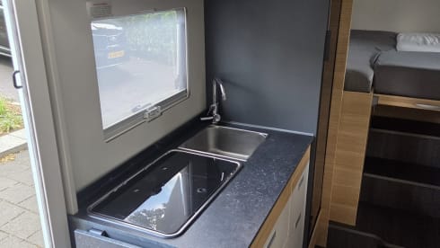 Fran01 – Adria Coral Axess 600 SL