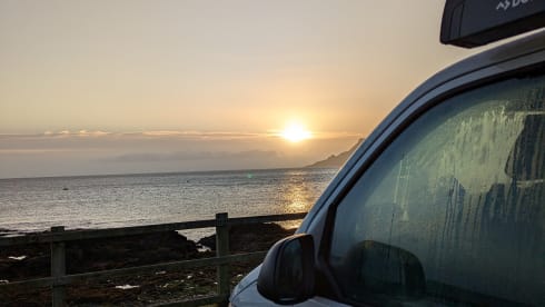 Vanziet – Custom Converted 4 Berth T6 - perfect for your next adventure 