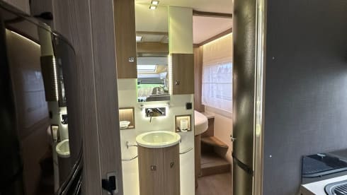 5 person camper| Roller team | Full extras | XL Garage