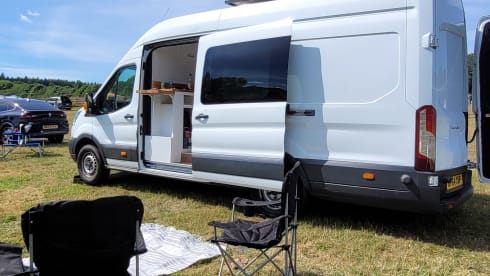Brody – Superb 2 Berth Campervan with full size double bed and shower