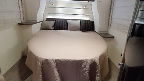 Luxuriously equipped 4-person Chausson