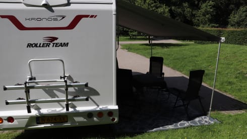 Roadhouse camper naam roadsurfer – 4p Roller Team semi-integrated from 2021