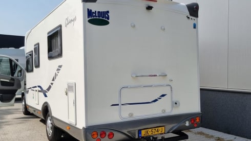 Maatje  – 2p McLouis semi-integrated uit 2011