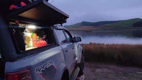 Raptor with 3p roof tent, fully equipped