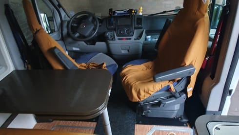 KKC – 2p Adria Twin SP uit 2011