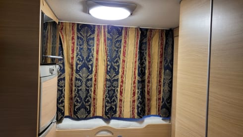 on tour – 4p Renault semi-integrated from 2006