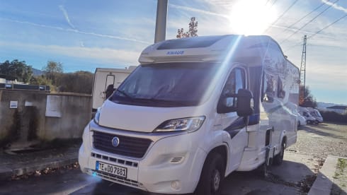 Rent a motorhome for 4 people cheaply, fully furnished