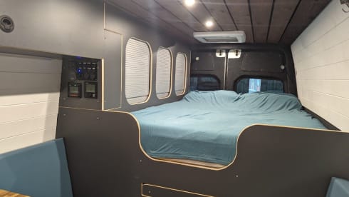 Fully off-grid Mercedes Sprinter conversion with offroad tyres