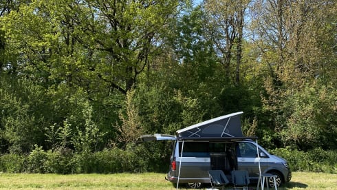 The Smiling Van – Camper Volkswagen per 4 persone, modello 2023