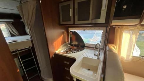 5p Mercedes-Benz alcove from 1984