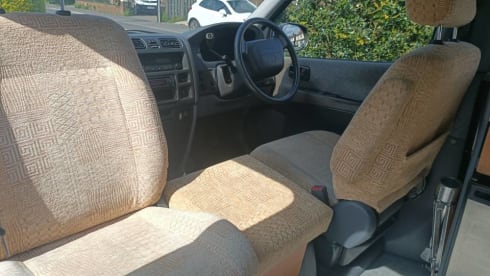 Dallas – 5 berth Toyota campervan from 1995