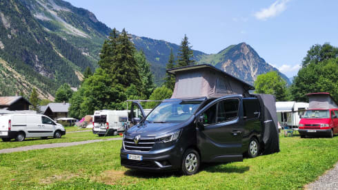 Aloha – Fully equipped 4-person campervan 