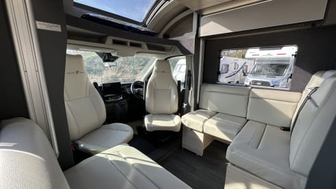 2026 Reg Island Bed 4 berth Autotrail F74 