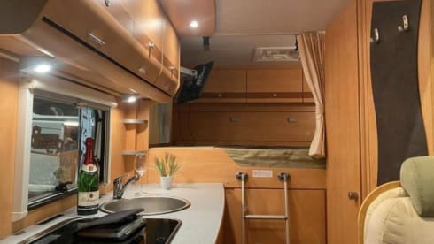 2p Sunlight semi-integrated uit 2009