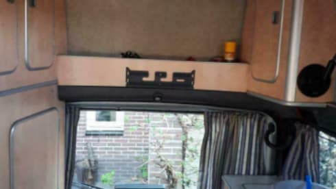 Nuggie – Go on an adventure with our nice Ford Nugget