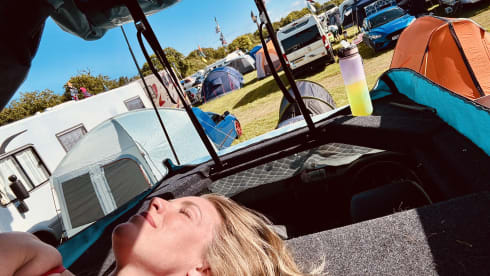 Road surfer – 4 berth Volkswagen campervan from 2017