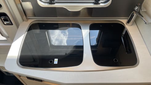 4p Hymer semi-integrated from 2023
