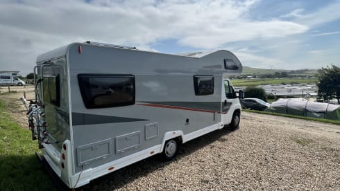 The Adventurer – 6 berth Peugeot AutoQuest 180 