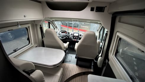 ETRUSCO /Laika CV600DB camping-car à partir de 2021 140cv auvent complet / ensemble de jardin