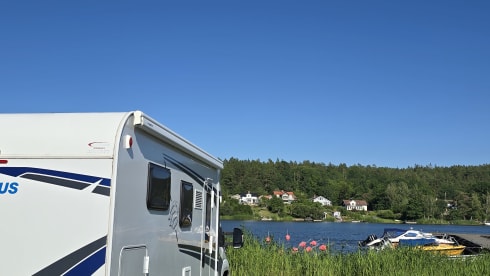 4-person Knaus semi-integrated from 2018