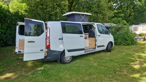 Joe's Veggie Van – 2p Ford campervan uit 2026