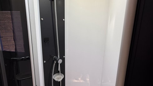 4p Chausson met queensbed en hefbed