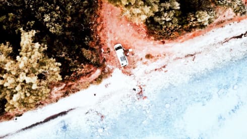 Debie The Van – Zelfbouw Mercedes Sprinter surf bus