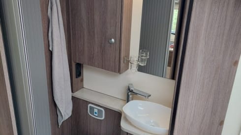 2p Bürstner semi-integrated from 2015