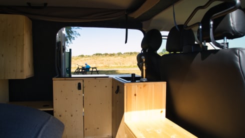 Unhiked – Camper Mercedes-Vito con cambio automatico