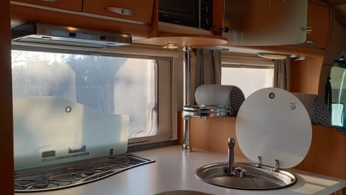 Travel comfortably with our complete Knaus Sun Ti!