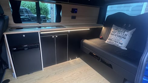 Bluey – 4 berth Volkswagen campervan from 2020
