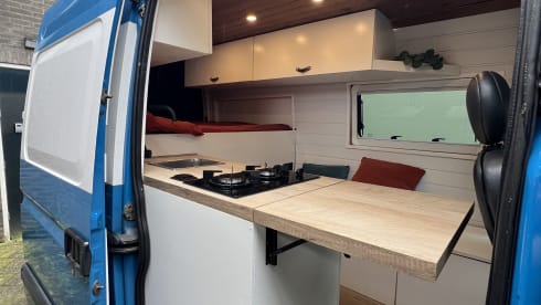 R2D2 – Renault Master L2H2 for 2 persons