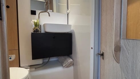 Making Memories 1 – T67s Sunlight semi-integrated 2024 Automatic