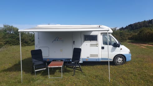 Compact Family Camper. Off grid. Optional baby bed and bicycle carrier.