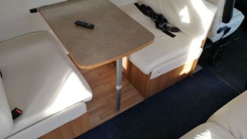 G-type – Modern camper, navi, 2 x air conditioning, TV screen etc.