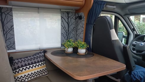 Super gezellige ruime camper met een ideale indeling.