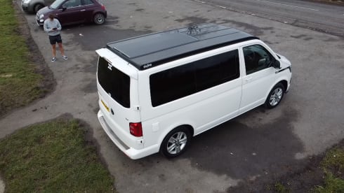 2187 – 4 berth Volkswagen campervan from 2017