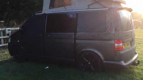 Toffee Apple – Compact Camper for 4