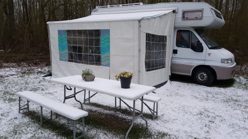 4p Dethleffs alcove from 1996