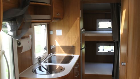 Superbrig 689TC – Fantastic family camper 7 person bunk beds Superbrig 689 TC