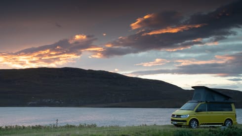 Bumblebee – Luxury 2019 Automatic vw campervan based nr Cockermouth