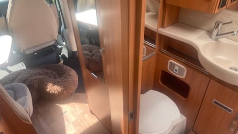 2p Hymer semi-integrated uit 2019