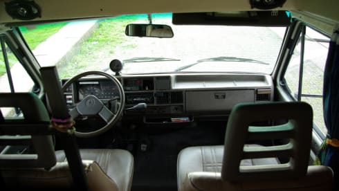 Spacious Peugeot alcove camper